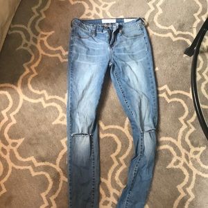 Light wash blue jeans skinny